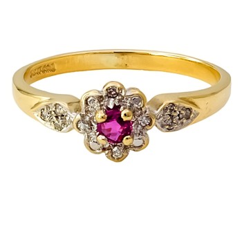 9ct gold Ruby / Diamond Cluster Ring size P